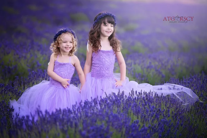 Źródło: https://foto-dzieciaki.lodz.pl/galeria/fotografia-dziecieca/